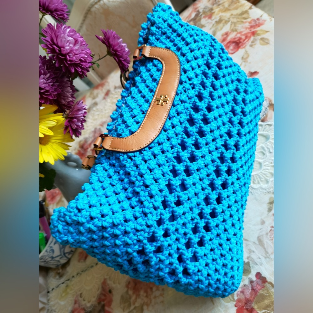Beautiful Blue Tory Burch shoulder bag !